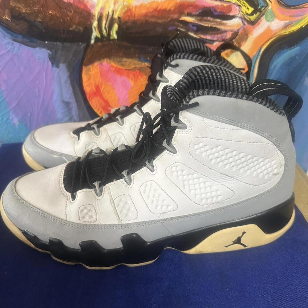 Jordan Men's White and Grey Trainer